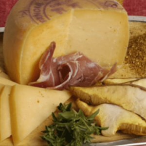 Queso de Montaña "Estancia Las Carreras" Tucumán Horma de 2,5kg aprox.