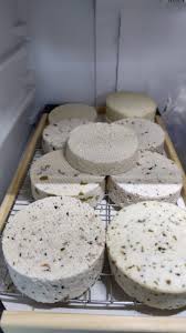 Queso de Cabra c/ pimienta negra x 200 gr